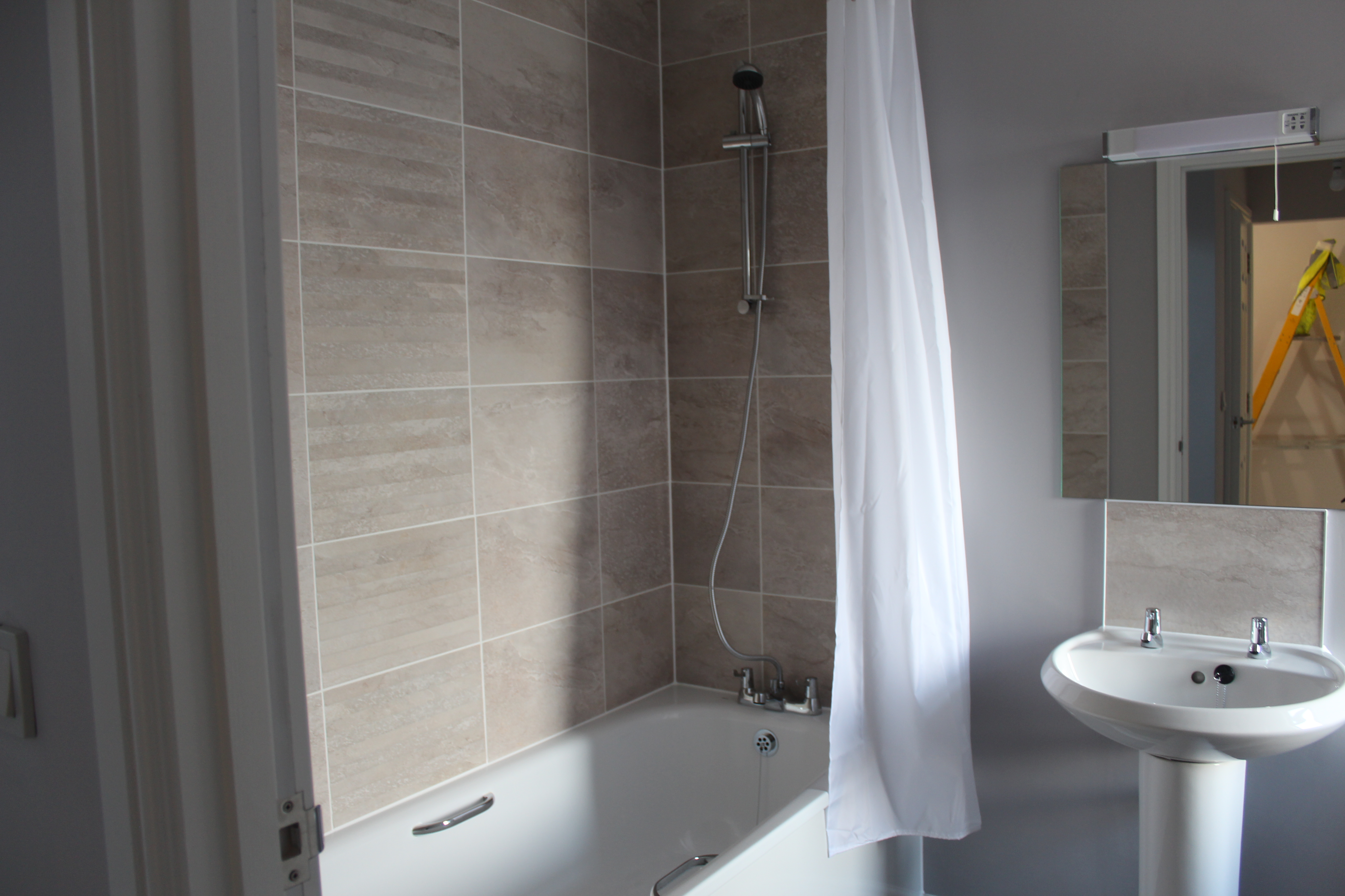Caerau road bathroom